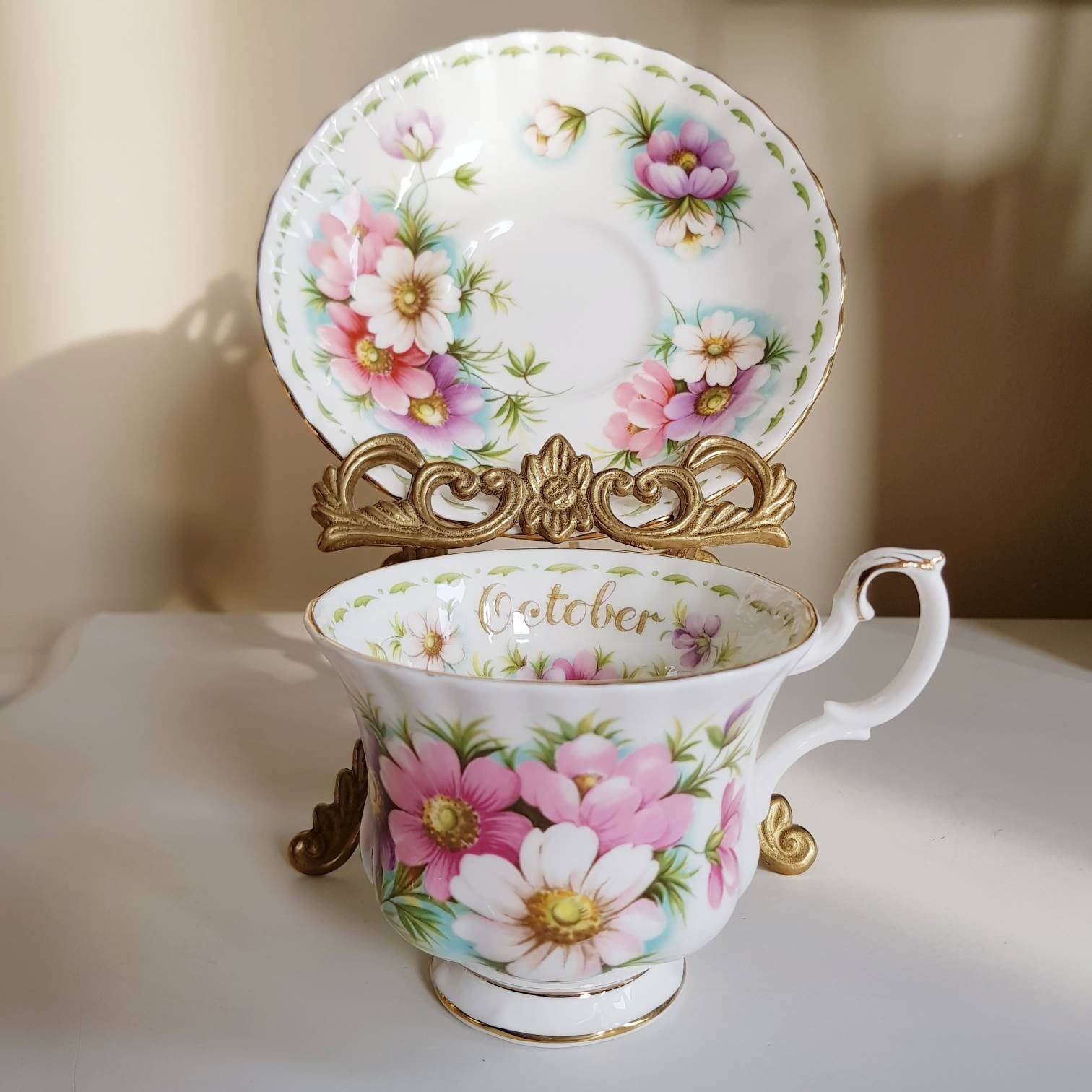 Royal Albert Bone China Teacup and Saucer Set - October Cosmos - Flower of the Month Series, Gold Trim, Made in England