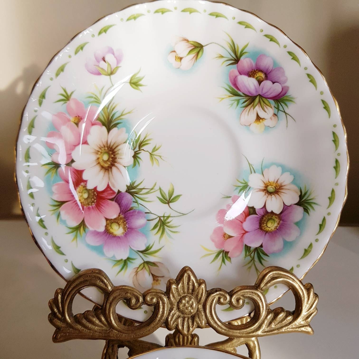 Royal Albert Bone China Teacup and Saucer Set - October Cosmos - Flower of the Month Series, Gold Trim, Made in England