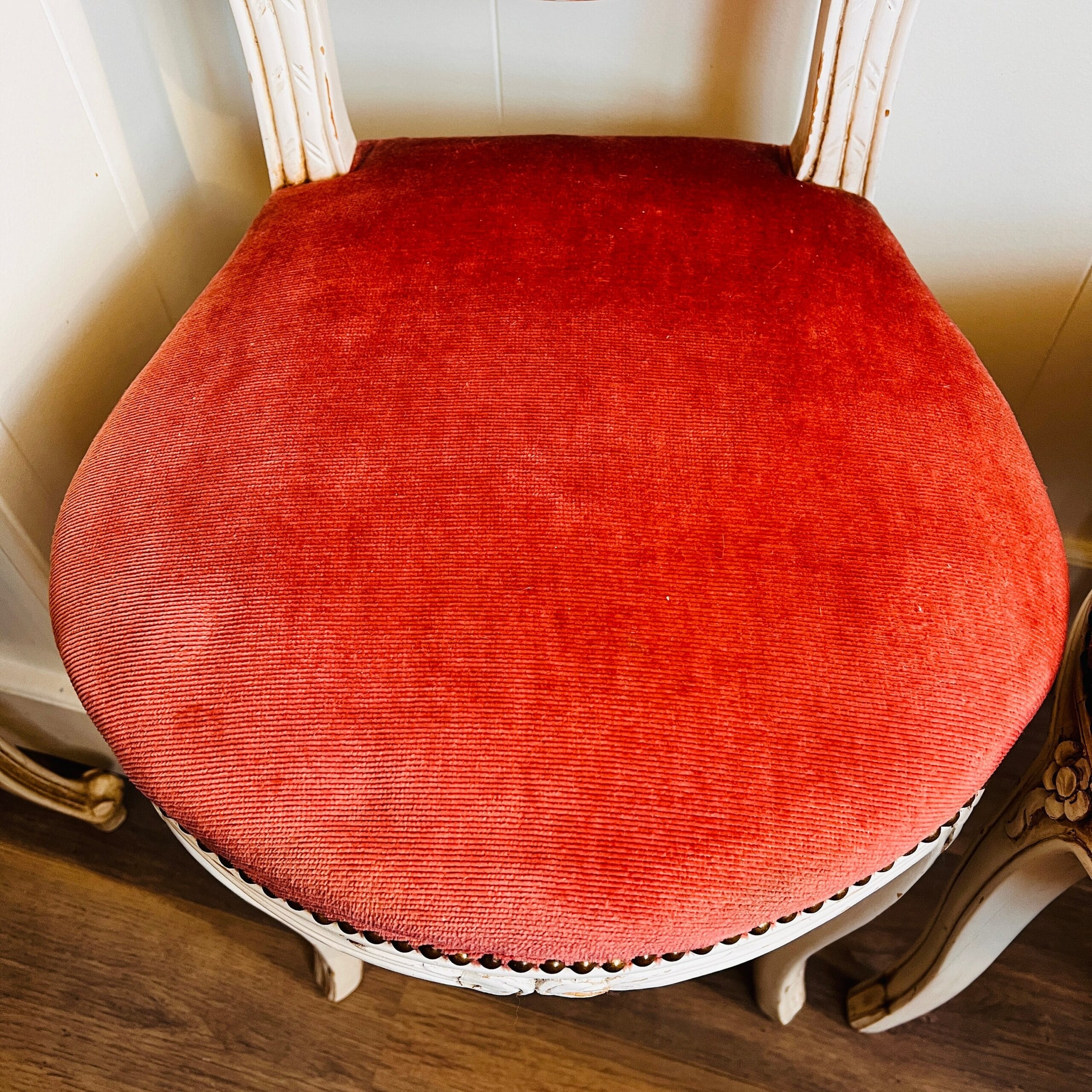 Pair of Wood Vanity Chairs with Pink Velvet, Louis XV Style Carved Bedroom Seating, Romantic 1960s French Provincial Accent