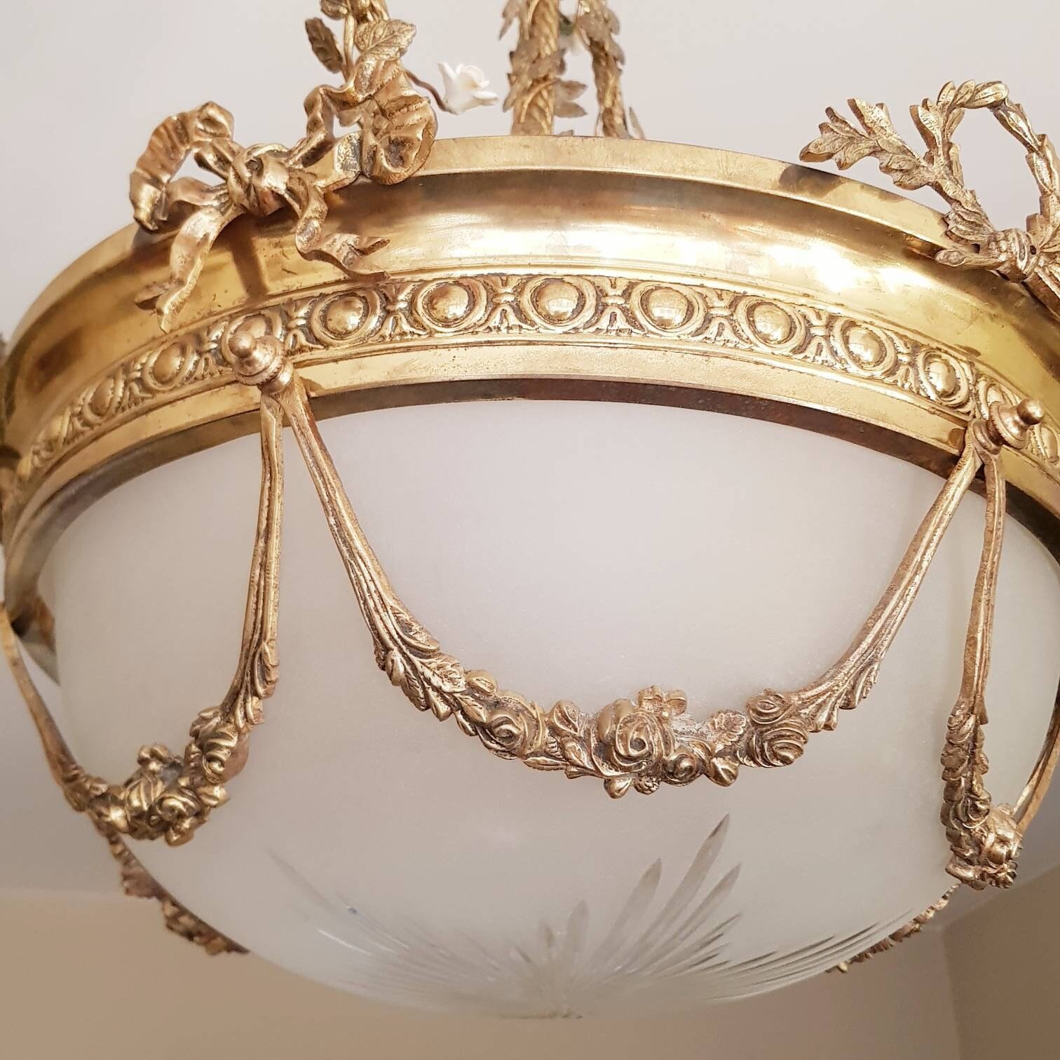 Art Deco Bronze Chandelier with Vianne Frosted Pink Glass Shades and Dome Light, French Pendant Lamp, 1930s Lighting