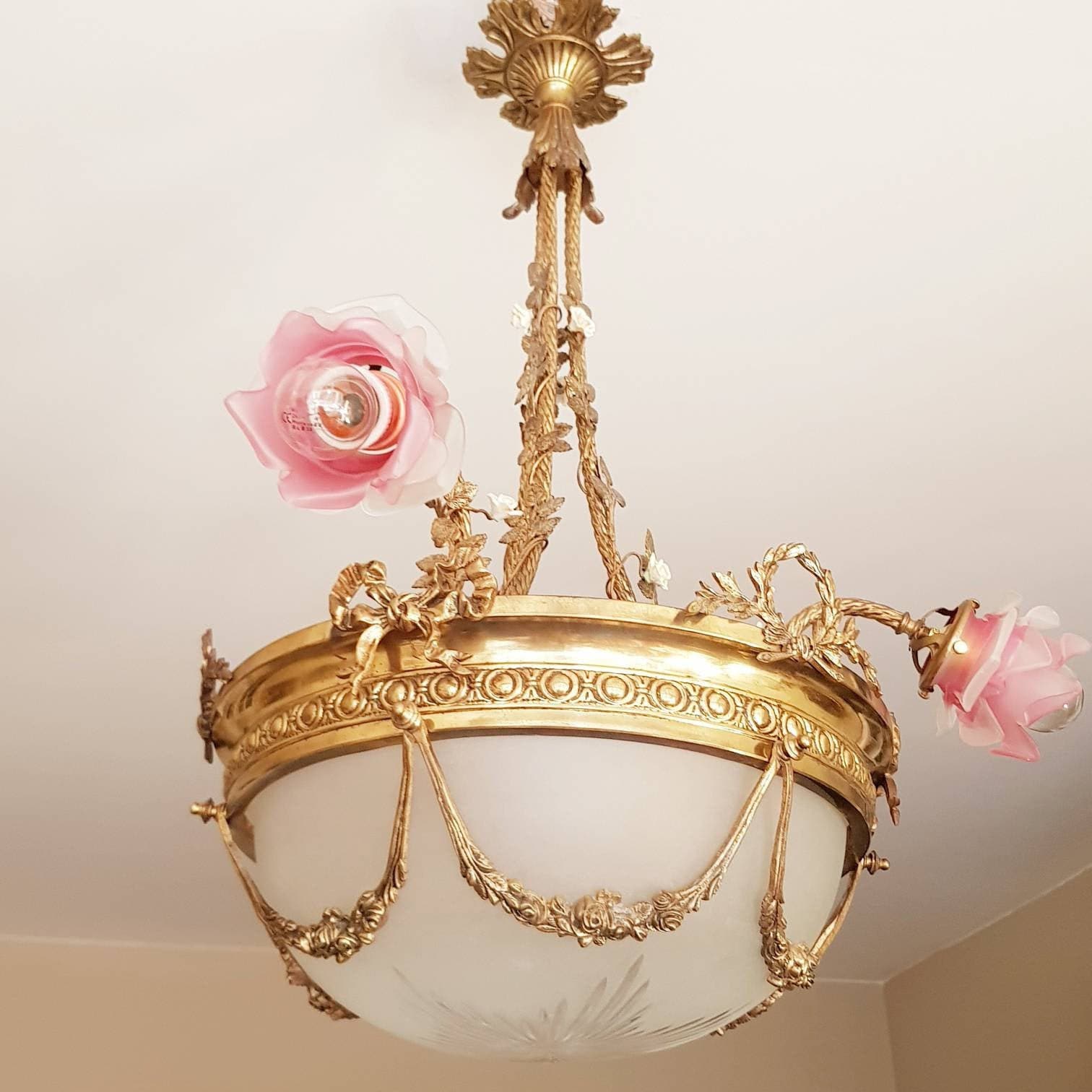 Art Deco Bronze Chandelier with Vianne Frosted Pink Glass Shades and Dome Light, French Pendant Lamp, 1930s Lighting