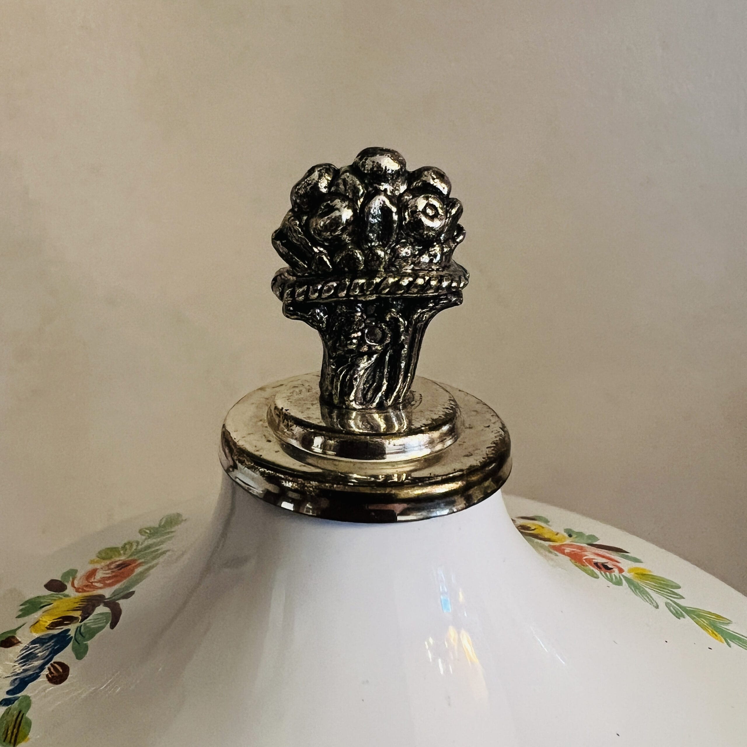 White Enamel Music Box with Ballerina Carousel Reuge Mechanism Swiss Movement 60s Lipstick or Cigarette Holder Gift Idea