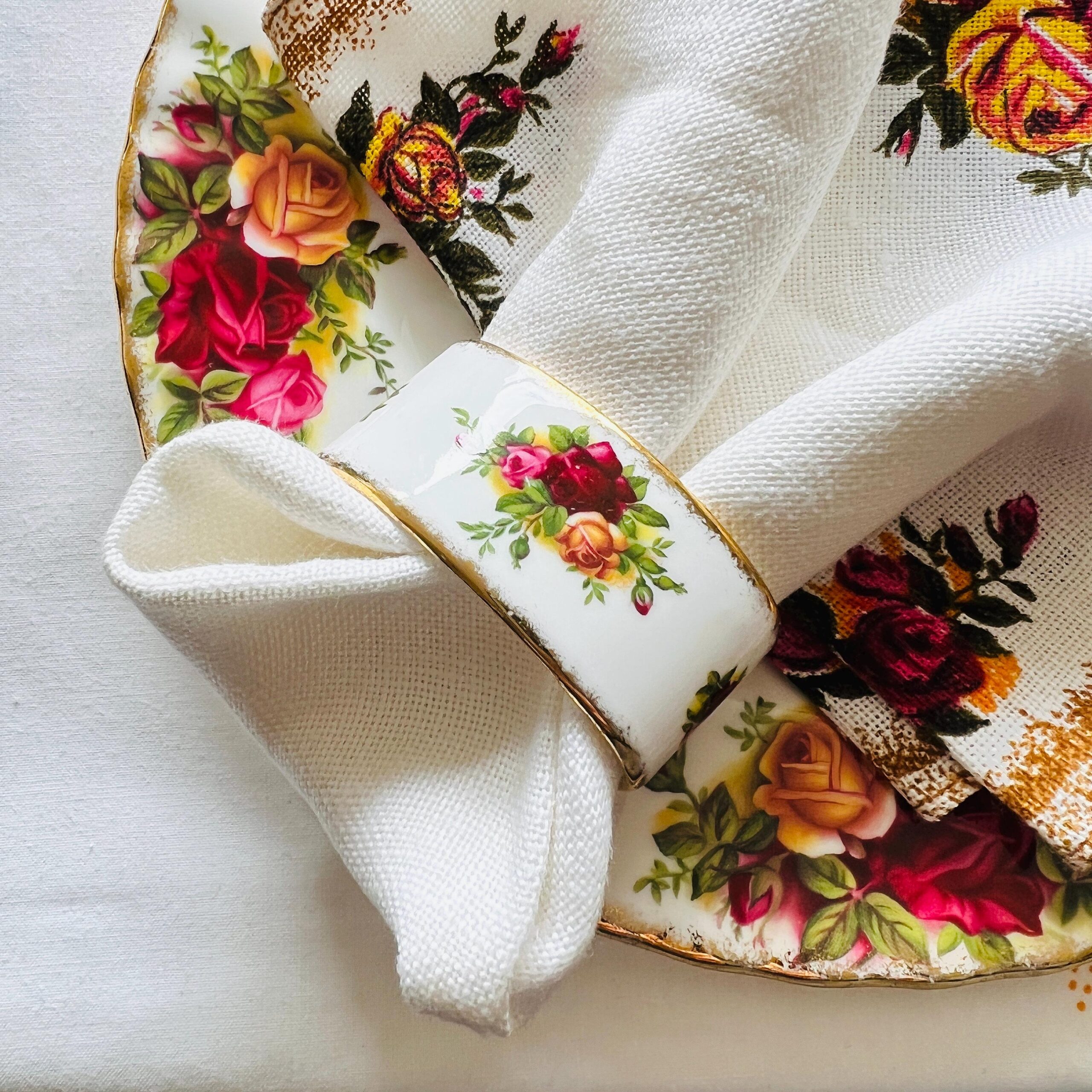 Royal Albert Bone China Napkin Rings Set with Linen Napkins, Old Country Roses Floral, Vintage Table Decor, Set of 6, 1960s