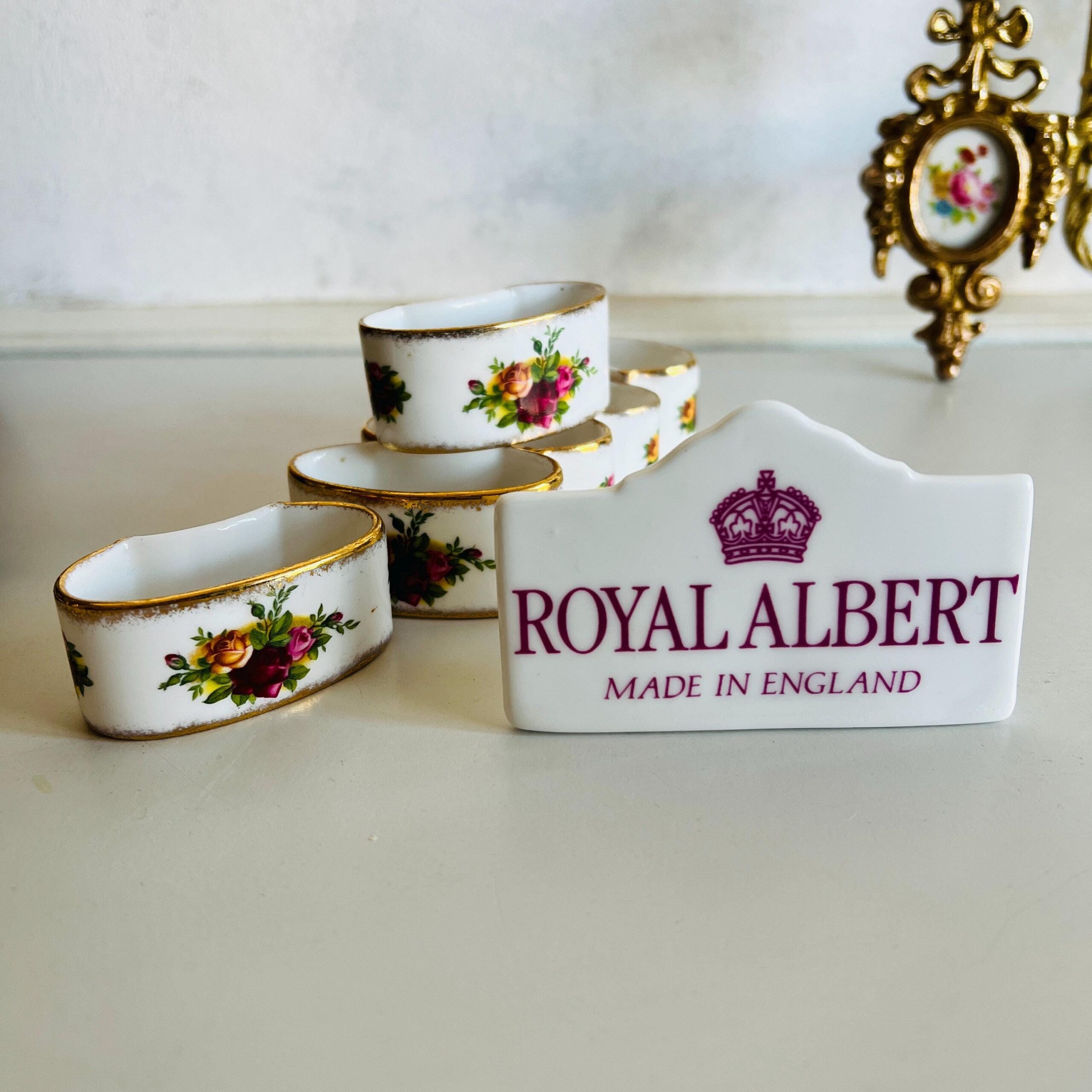 Royal Albert Bone China Napkin Rings Set with Linen Napkins, Old Country Roses Floral, Vintage Table Decor, Set of 6, 1960s