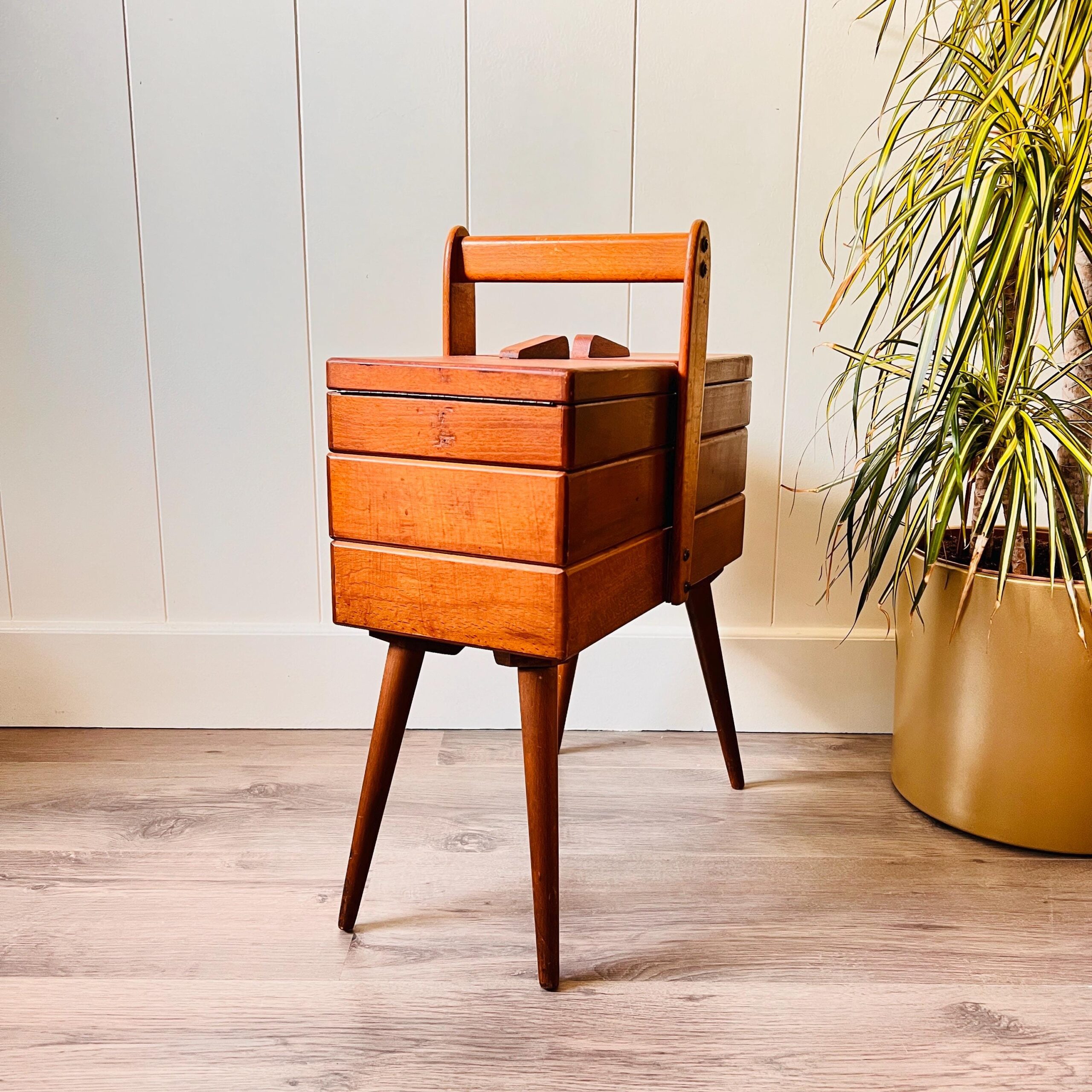 Vintage Wooden Sewing Box with Handle - Compact Storage for Sewing Essentials